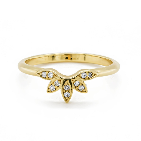 18ct Yellow Gold 5 Petal Shaped Diamond Ring 